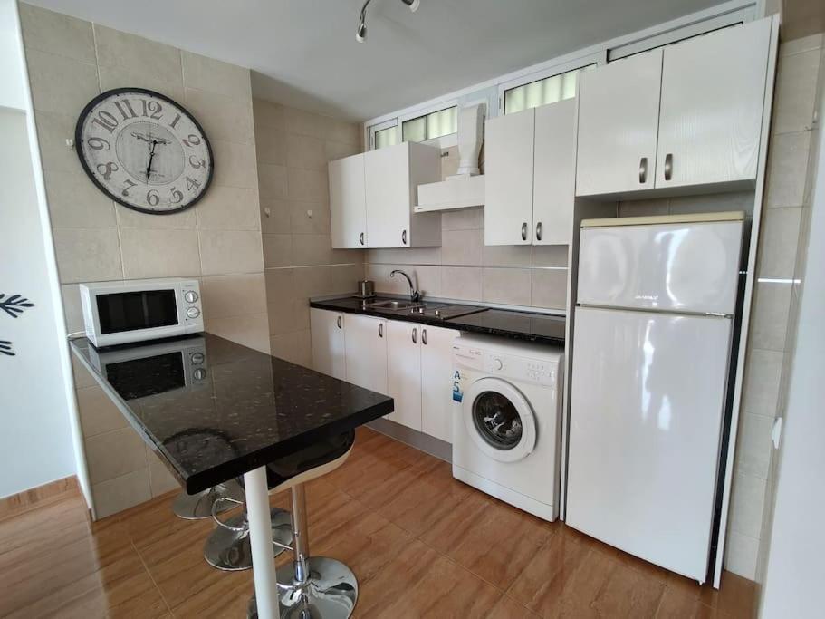 Piscis Beach Apartment Benalmadena Bagian luar foto